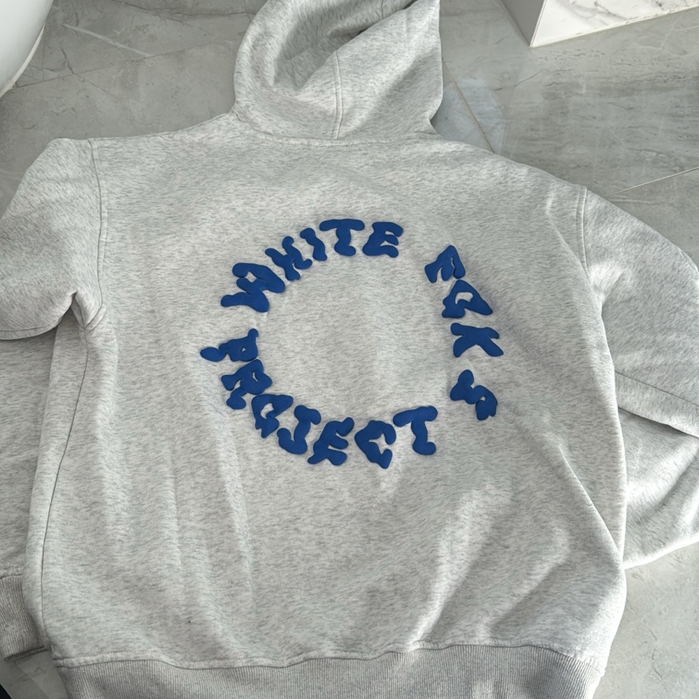 White fox sweatshirt